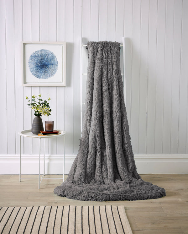 Oversized Chunky Soft Fleece Blanket Fluffy Faux Fur Throw Blanket for Bed and Sofa in Calming Colours by OLIVIA ROCCO